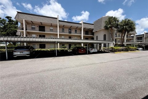 Condo in Seminole, Florida, 2 bedrooms № 2208270