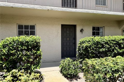 Condo in Seminole, Florida, 2 bedrooms № 2208270 - photo 2
