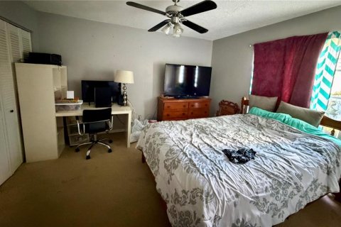 Condo in Seminole, Florida, 2 bedrooms № 2208270 - photo 15