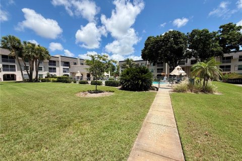 Condo in Seminole, Florida, 2 bedrooms № 2208270 - photo 23