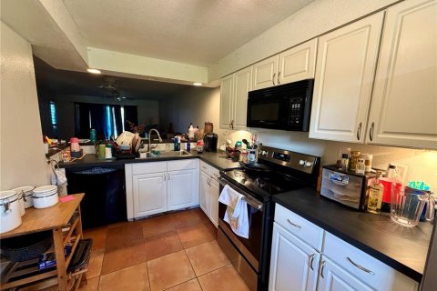 Condo in Seminole, Florida, 2 bedrooms № 2208270 - photo 7