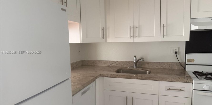 Apartamento en Miami, Florida 1 dormitorio, 78.04 m2 № 1988896