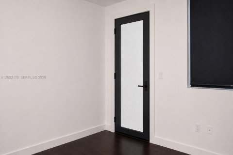 Townhouse in Doral, Florida 4 bedrooms, 230.49 sq.m. № 2180041 - photo 17