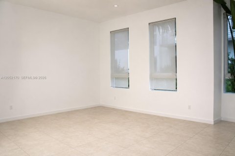 Townhouse in Doral, Florida 4 bedrooms, 230.49 sq.m. № 2180041 - photo 8