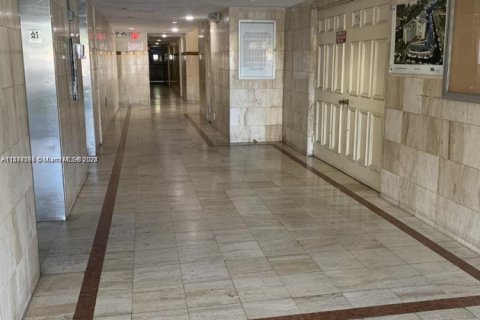 Condominio en venta en Miami, Florida, 2 dormitorios, 71.26 m2 № 1699982 - foto 13