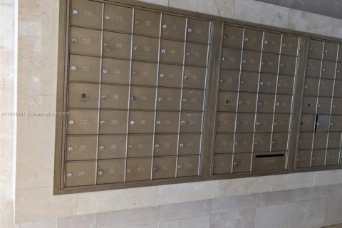 Condo in Miami Beach, Florida, 2 bedrooms  № 1971161 - photo 14