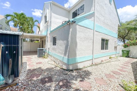 Casa en venta en Pembroke Pines, Florida, 4 dormitorios, 138.98 m2 № 1842667 - foto 23