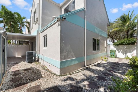 Casa en venta en Pembroke Pines, Florida, 4 dormitorios, 138.98 m2 № 1842667 - foto 26