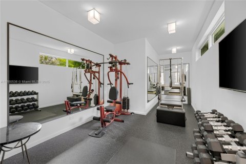 House in Miami Beach, Florida 4 bedrooms, 417.5 sq.m. № 1924135 - photo 27
