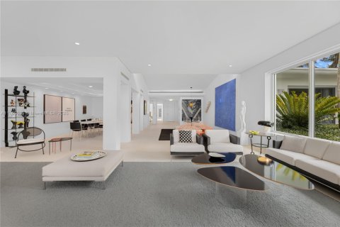 House in Miami Beach, Florida 4 bedrooms, 417.5 sq.m. № 1924135 - photo 12