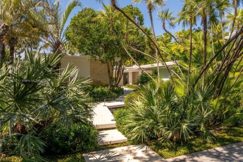 House in Miami Beach, Florida 4 bedrooms, 417.5 sq.m. № 1924135 - photo 30