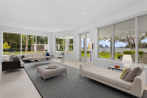 House in Miami Beach, Florida 4 bedrooms, 417.5 sq.m. № 1924135 - photo 9