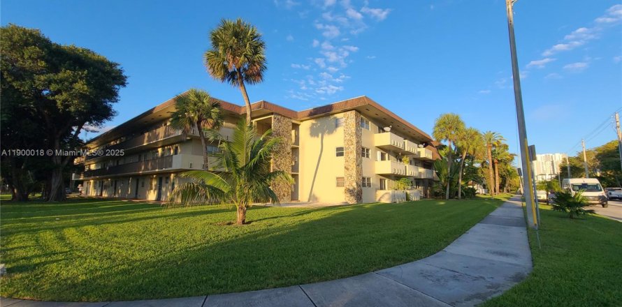 Condo in Miami, Florida, 1 bedroom  № 1952627