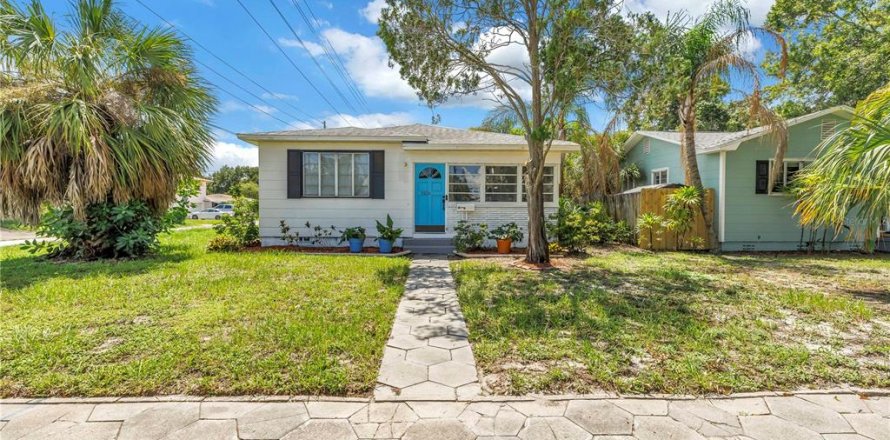 Villa ou maison à Saint Petersburg, Floride 3 chambres, 117.06 m2 № 2349165