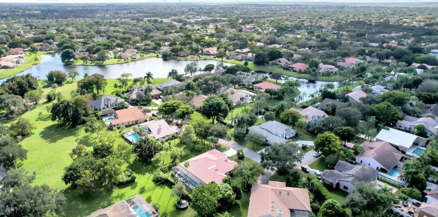 Casa en Coral Springs, Florida 4 dormitorios, 299.42 m2 № 1051158
