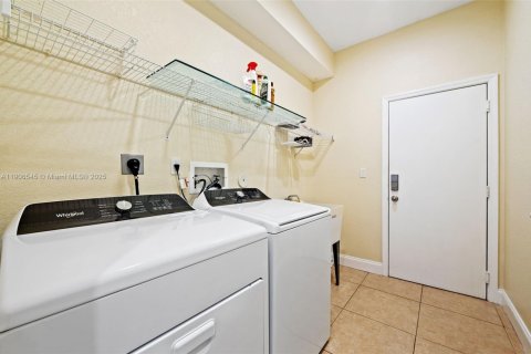 Villa ou maison à louer à Pembroke Pines, Floride: 5 chambres, 262.82 m2 № 1964109 - photo 26