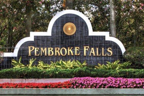 Villa ou maison à louer à Pembroke Pines, Floride: 5 chambres, 262.82 m2 № 1964109 - photo 2