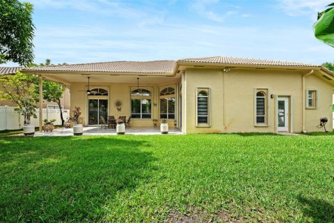 Villa ou maison à louer à Pembroke Pines, Floride: 5 chambres, 262.82 m2 № 1964109 - photo 29