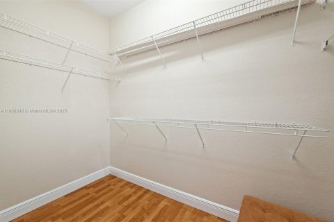 Villa ou maison à louer à Pembroke Pines, Floride: 5 chambres, 262.82 m2 № 1964109 - photo 19