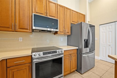 Villa ou maison à louer à Pembroke Pines, Floride: 5 chambres, 262.82 m2 № 1964109 - photo 16