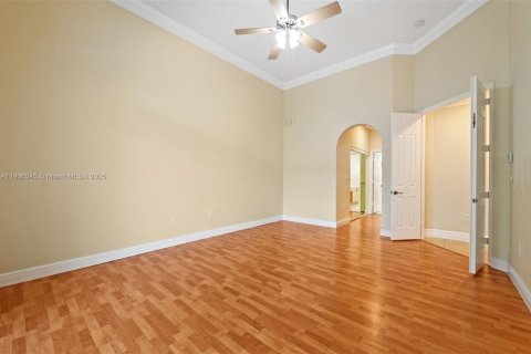 Villa ou maison à louer à Pembroke Pines, Floride: 5 chambres, 262.82 m2 № 1964109 - photo 18