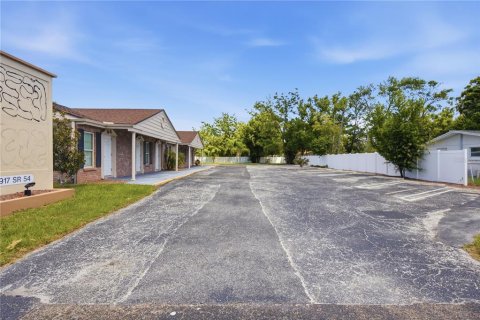 Commercial property in New Port Richey, Florida 258.64 sq.m. № 2308339 - photo 7