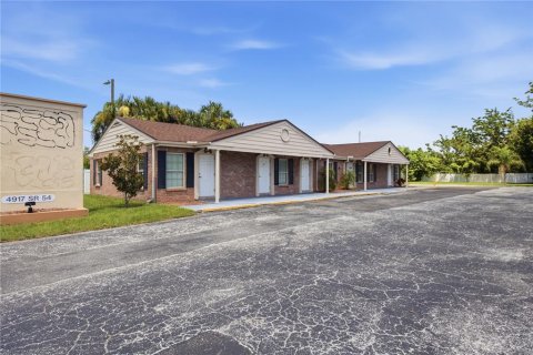 Commercial property in New Port Richey, Florida 258.64 sq.m. № 2308339 - photo 5