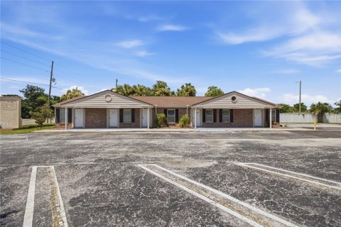 Immobilier commercial à New Port Richey, Floride 258.64 m2 № 2308339