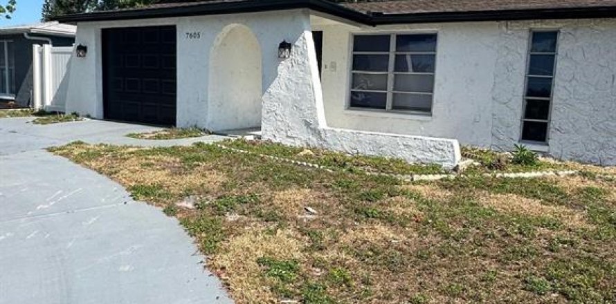 Casa en Port Richey, Florida 3 dormitorios, 118.73 m2 № 1910422
