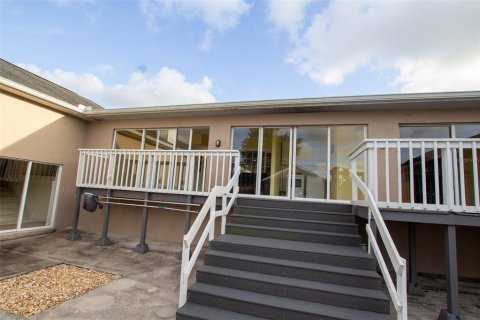 Appartement à louer à New Port Richey, Floride: 3 chambres, 197.42 m2 № 2226150 - photo 2