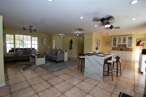 Appartement à louer à New Port Richey, Floride: 3 chambres, 197.42 m2 № 2226150 - photo 8