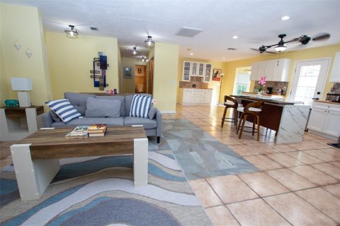 Appartement à louer à New Port Richey, Floride: 3 chambres, 197.42 m2 № 2226150 - photo 10
