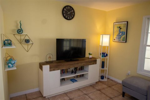 Appartement à louer à New Port Richey, Floride: 3 chambres, 197.42 m2 № 2226150 - photo 5
