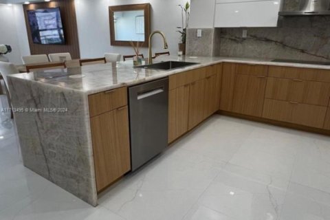 Condo in Fort Lauderdale, Florida, 1 bedroom  № 1694591 - photo 12