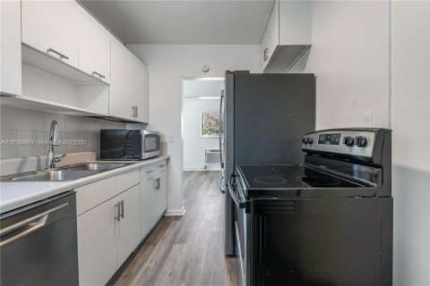 Casa en venta en Boynton Beach, Florida, 3 dormitorios, 92.9 m2 № 1986357 - foto 4