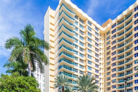 Copropriété à louer à Hollywood, Floride: 54.81 m2 № 1978414 - photo 20