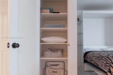 Copropriété à louer à Hollywood, Floride: 54.81 m2 № 1978414 - photo 24