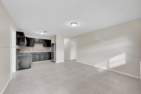 Propiedad comercial en venta en Fort Lauderdale, Florida, 195 m2 № 2002621 - foto 9