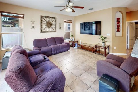 Villa ou maison à vendre à Homestead, Floride: 7 chambres, 253.34 m2 № 2312071 - photo 20