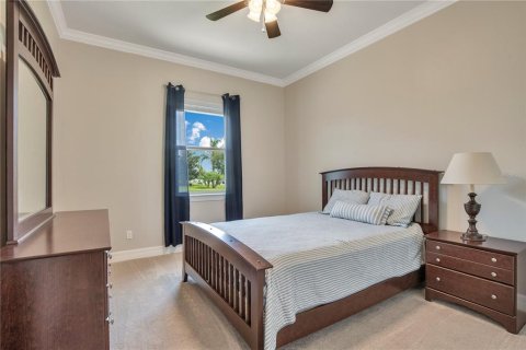 House in Orlando, Florida 4 bedrooms, 316.7 sq.m. № 1824682 - photo 24