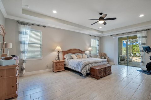 House in Orlando, Florida 4 bedrooms, 316.7 sq.m. № 1824682 - photo 17