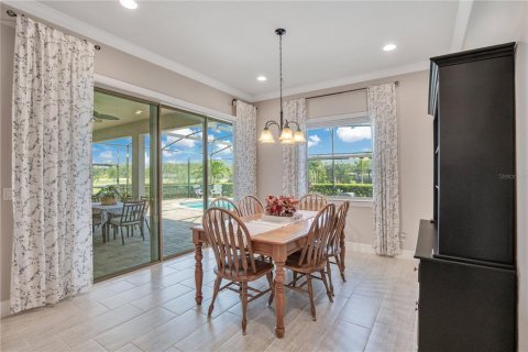 House in Orlando, Florida 4 bedrooms, 316.7 sq.m. № 1824682 - photo 12