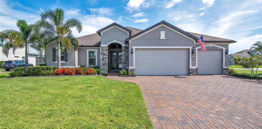 House in Orlando, Florida 4 bedrooms, 316.7 sq.m. № 1824682