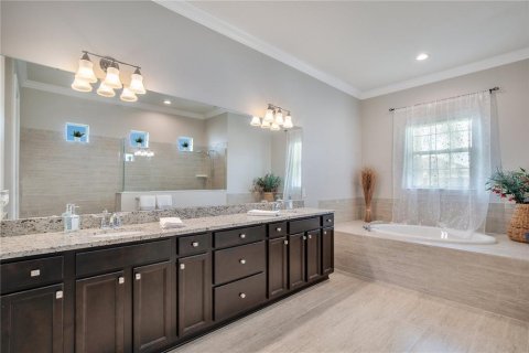 House in Orlando, Florida 4 bedrooms, 316.7 sq.m. № 1824682 - photo 20