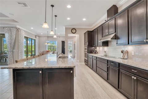 House in Orlando, Florida 4 bedrooms, 316.7 sq.m. № 1824682 - photo 15