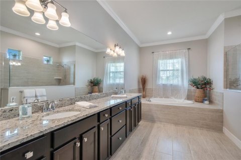 House in Orlando, Florida 4 bedrooms, 316.7 sq.m. № 1824682 - photo 21