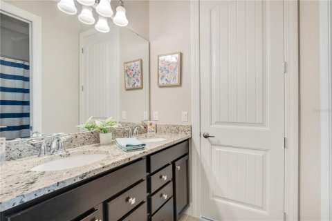 House in Orlando, Florida 4 bedrooms, 316.7 sq.m. № 1824682 - photo 28