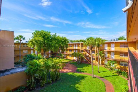 Condo à Hialeah, Floride, 1 chambre № 2079594