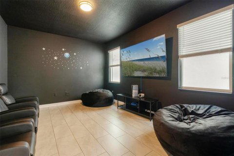 House in Davenport, Florida 6 bedrooms, 310.2 sq.m. № 1592910 - photo 20