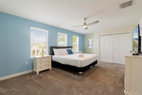 House in Davenport, Florida 6 bedrooms, 310.2 sq.m. № 1592910 - photo 26